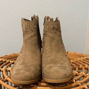Qupid Taupe Ankle Booties